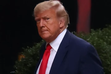 டிரம்ப்பிற்கு 5,000 டாலர் அபராதம் ; 10நாட்களுக்கு செலுத்த உத்தரவு!