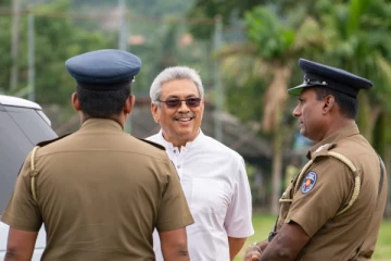 ஜனாதிபதியின் வீட்டுக்கு அருகில்  துப்பாக்கிகள் மீட்பு!