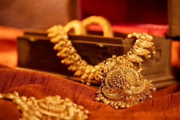 2 நாட்களாக அதிரடியாக குறைந்த தங்கம் விலை - மக்களே மிஸ் பண்ணிடாதீங்க!