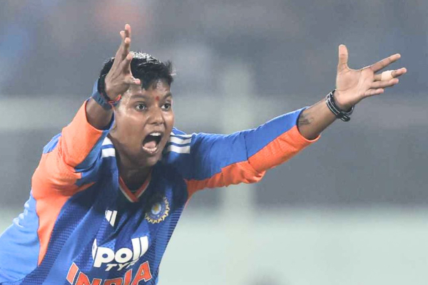 இலங்கையை வீழ்த்தி இந்தியா அபார வெற்றி: தீப்தி சர்மா படைத்த புதிய சாதனை | Deepti Sharma Became T20 Highest Wicket Taker