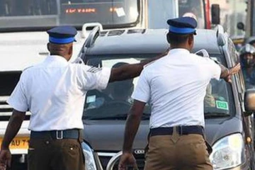 இரண்டு அபாயகரமான பொருளுடன் பொலிஸாரிடம் சிக்கிய நபர் தப்பியோட்டம்! பரபரப்பு சம்பவம்