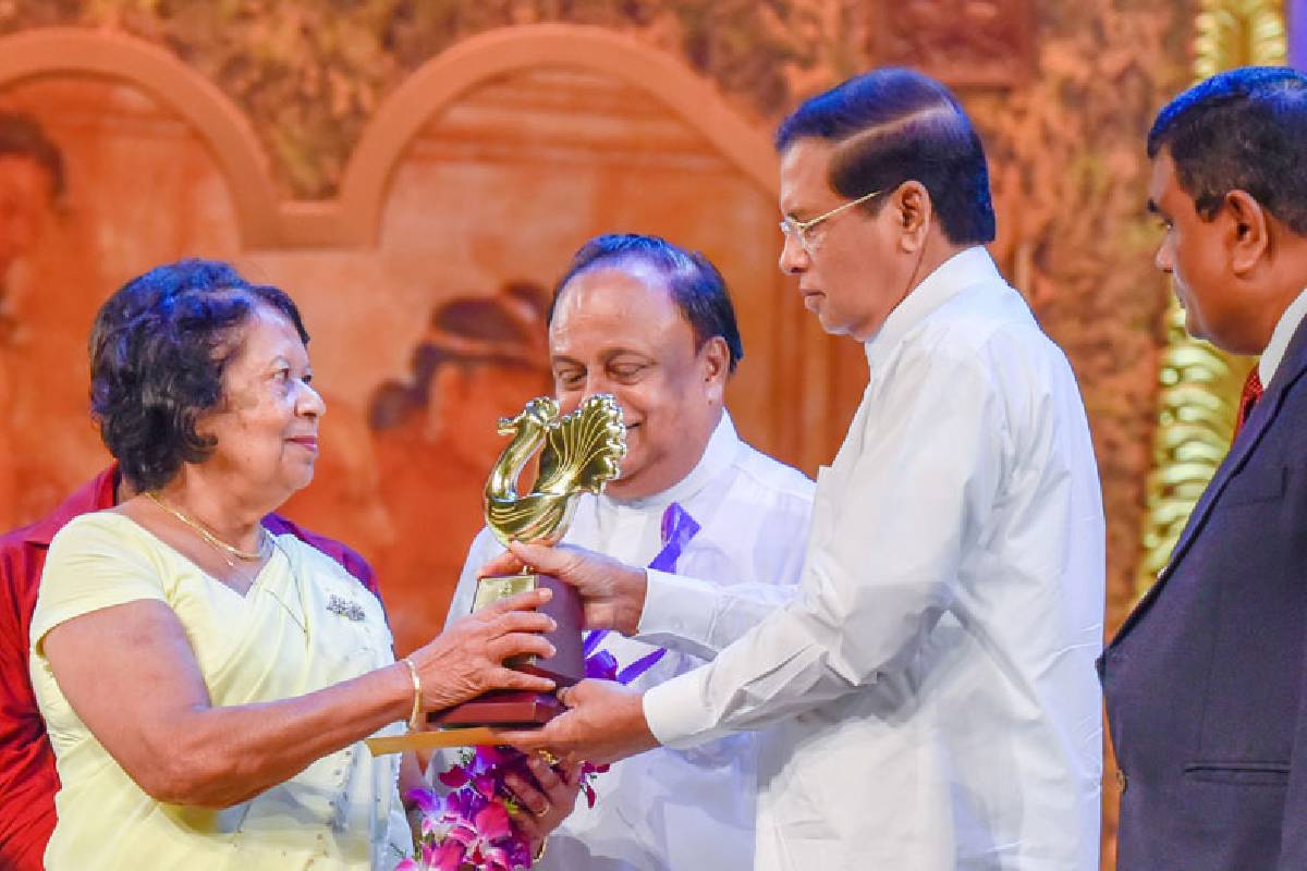 அரசியல் தேவைகளுக்காக வழங்கப்பட்ட தேசிய விருதுகளை இரத்துச் செய்ய விசேட வர்த்தமானி | Swabhimani Anura Kumara Dissanayake அரசியல் தேவைகளுக்காக வழங்கப்பட்ட தேசிய விருதுகளை இரத்துச் செய்ய விசேட வர்த்தமானி | Swabhimani Anura Kumara Dissanayake
