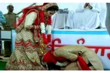 மணமகள் காலில் விழுந்து ஆசிர்வாதம் வாங்கியது ஏன்? வைரலான மாப்பிள்ளை சொன்ன நெகிழ்ச்சியான 9 காரணங்கள்