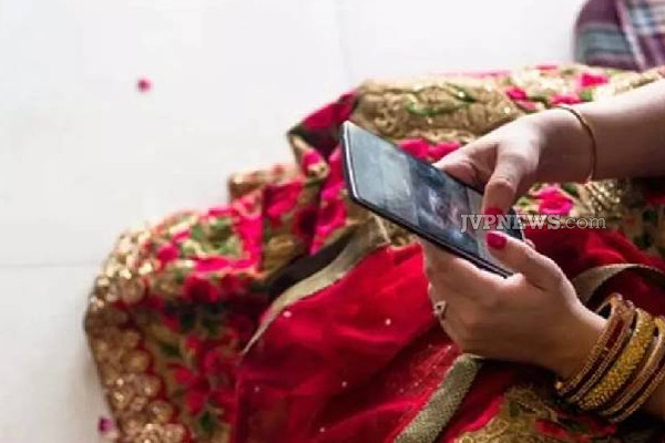 கூகுளில் புதிதாக திருமணமான பெண்கள் தேடுவது இதை தானா! புதுசா இருக்கே: அதிர்ச்சியில் கணவர்கள் | Google Married Woman Searches Husbands Impress