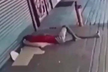 5 நொடியில் மரணத்திலிருந்து தப்பித்த நபர்! தூங்கிக்கொண்டிருந்த போது நடந்தது என்ன?