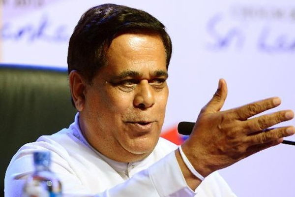 அநாவசியமாக தலையிடுகின்றார்; தேர்வுக்கு சென்றவர்கள் விசனம் | Sri Lanka Airport Security