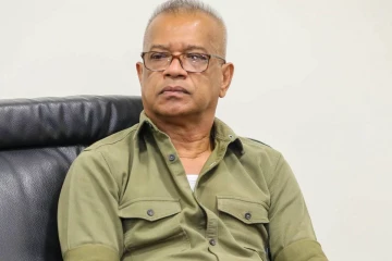 "පිස්සෝ ටික විකාර ගොඩක් කතා කරනවා.. හැබැයි පක්ෂයේ බෙදීමක් නැහැ" - ලාල්කාන්තගෙන් මඩ ප්‍රචාරවලට අපූරු පිළිතුරක්
