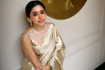 ஹீரோயின்களுக்கே டஃப் கொடுக்கும் ஆர்த்தி ரவி!! புகைப்படங்கள்..