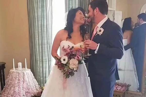 தேனிலவுக்கு சென்ற தம்பதி... கணவனின் செயலால் ஆடிப்போன ஹோட்ட ஊழியர்கள்; நடந்தது என்ன? | Newlywed Bride Husband S Escape Honeymoon