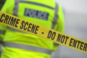 පවුල් ආරවුල මැදට පැන්න පියා, තියුණූ ආයුධයකින් පහර දී සිදු කළ පුද්ගල ඝාතනය..