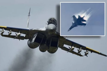 உக்ரைனின் தாக்குதலால் கதிகலங்கிய ரஷ்யாவின் அதி நவீன எஸ்யு-57 போர் விமானம்