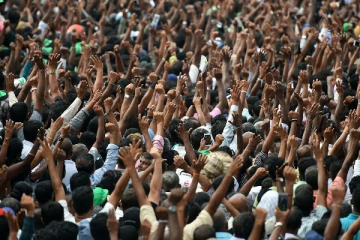 பகடையாட்டமாக மாறும் அறவழிப் போராட்டங்கள்!