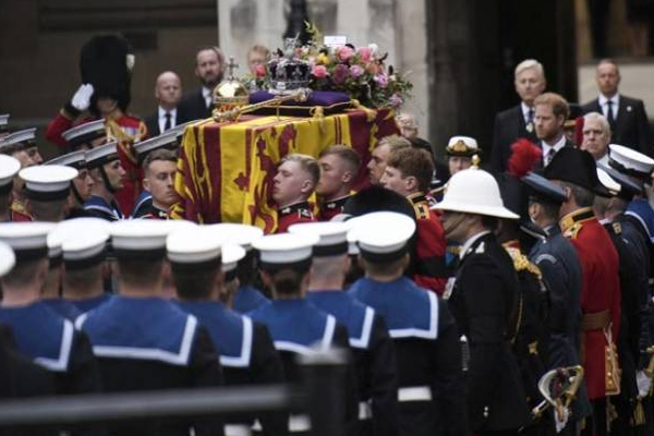 பிரித்தானிய மகாராணி 2-ம் எலிசபெத்தின் உடல் அடக்கம்! | Britain S Queen Elizabeth Ll Buried
