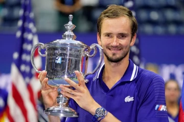 அமெரிக்க ஓபன் டென்னிஸ்... உலகின் நம்பர் 1 வீரருக்கு அதிர்ச்சியளித்த இளம் வீரர்