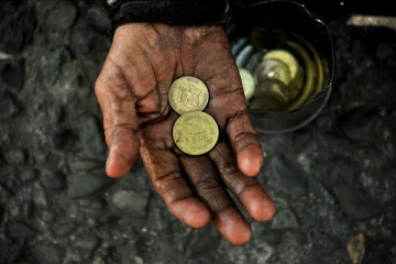 3 நாளில் 11லட்சம் ரூபாய் ; யாசகம் பெற்று இலட்சாதிபதியான நபர்