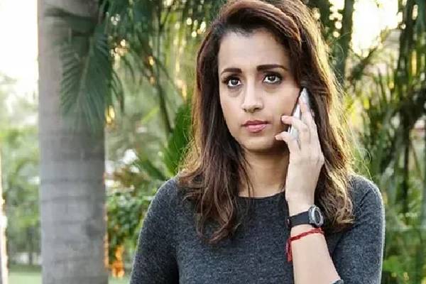 திடீரென நடிகை த்ரிஷா வீட்டில் குவிந்த போலீஸ்... என்ன காரணம்? | Police Raid Actress Trisha House What Happened