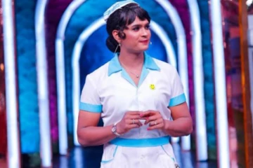 பெண் வேடத்தில் கலக்கும் இந்த குக் வித் கோமாளி பிரபலம் யார் என தெரிகிறதா?...