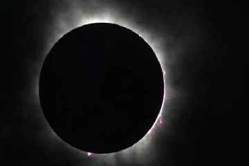 2024 ஆம் ஆண்டின் முதல் முழு சூரிய கிரகணம்...வானில் கண்டு ரசித்த மக்கள்! வைரல் வீடியோ