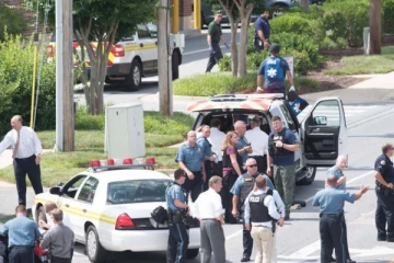 அமெரிக்காவில் நடத்தப்பட்ட துப்பாக்கிச் சூட்டில் மூவர் உயிரிழப்பு