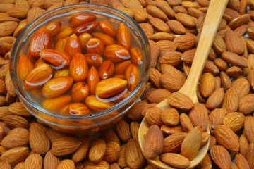 தினமும் நீரில் ஊற வைத்த பாதாம் கொஞ்சம் எடுத்துக்கோங்க: அதிசயத்தை கண்கூடாக காண்பீர்கள்