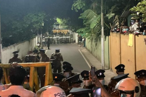 கோட்டாபய வீட்டில் துப்பாக்கி சூடு நடத்த முயற்சி..! | Commotion At Gotabaya S House Attempted Firing