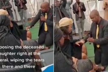 தந்தையை இழந்து கதறியழுத பெண்! காதலைக் கூறி அதிர்ச்சி கொடுத்த இளைஞர்