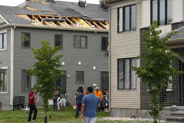 கனடிய தலைநகரை தாக்கிய சூறாவளி.. | Ottawa Suburban Neighbourhood Damaging 125 Homes