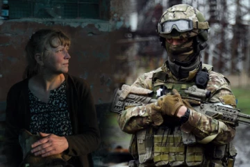 உக்ரைனிய பெண்களே..!வெள்ளை துணியை வீட்டில் தொங்க விடுங்கள்: ரஷ்ய படை உத்தரவால் அதிர்ச்சி