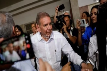 ජනාධිපති අපේක්ෂකයකු දේශපාලන සරණාගතභාවය පතා රහසේම රටින් පිටවේ..