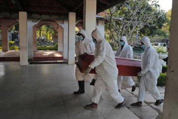 இலங்கையில் இரண்டு தடுப்பூசிகள் செலுத்திக் கொண்டவர்களில் 23 பேர் உயிரிழப்பு!