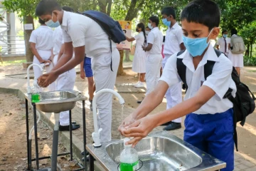 விரைவில்  பாடசாலை மாணவர்களுக்கு தடுப்பூசி