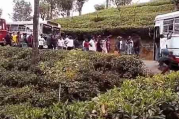 ගමක් රත් කළ බස් වලිය - කොන්දොස්තරගෙන් ගල් ප්‍රහාර..(VIDEO)