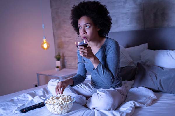 சரியான நேரத்தில் உணவை சாப்பிடாதவரா நீங்கள்? இனி அந்த தவறை செய்யாதீங்க | Irregular Meal Timing These Health Issue Start சரியான நேரத்தில் உணவை சாப்பிடாதவரா நீங்கள்? இனி அந்த தவறை செய்யாதீங்க | Irregular Meal Timing These Health Issue Start