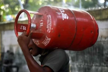 LPG சிலிண்டர் விலை மீண்டும் உயர்வு! பொதுமக்களுக்கு கூடுதல் சுமை