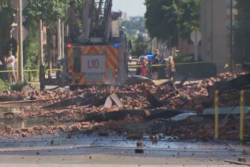 ஹமில்டனில் தீ விபத்தால் இடிந்து வீழ்ந்த கட்டடம்!