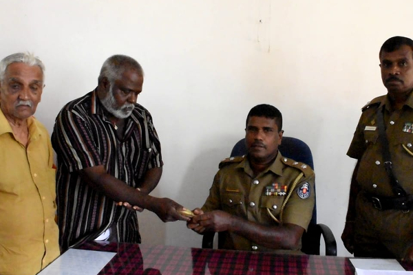 கிளிநொச்சியில் ஆடு மேய்த்தவருக்கு அடித்த அதிஷ்டம் -அவரின் செயலுக்கு குவியும் பாராட்டு | Good Luck To The Shepherd