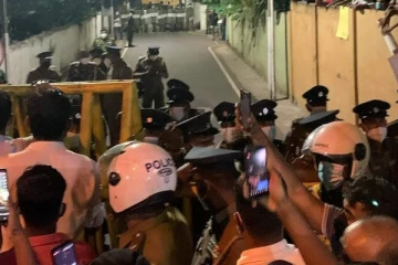 தென்னிலங்கையில் பதற்றம் -ஹிருணிகா பிரேமச்சந்திர கைது..!