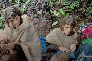 அமெரிக்க பாஸ்போர்ட், தமிழ்நாட்டு ஆதார் கார்டுடன்…மகாராஷ்டிரா காட்டில் சங்கிலியால் கட்டப்பட்டு கிடந்த பெண் யார்?