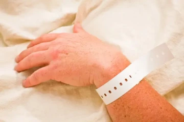 சுவிட்சர்லாந்தில் கொரோனா தடுப்பூசி பெறாததால் உயிரிழப்பவர்களின் எண்ணிக்கை எவ்வளவு தெரியுமா?