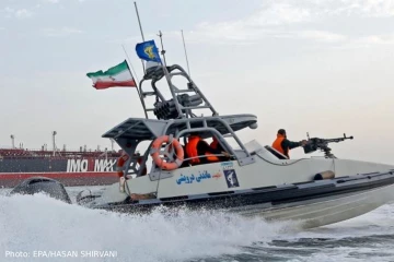 ஹார்முஸ் ஜலசந்தியில் பதற்றம்: கிரேக்க கப்பலை சிறைபிடித்த ஈரான் கடற்படை