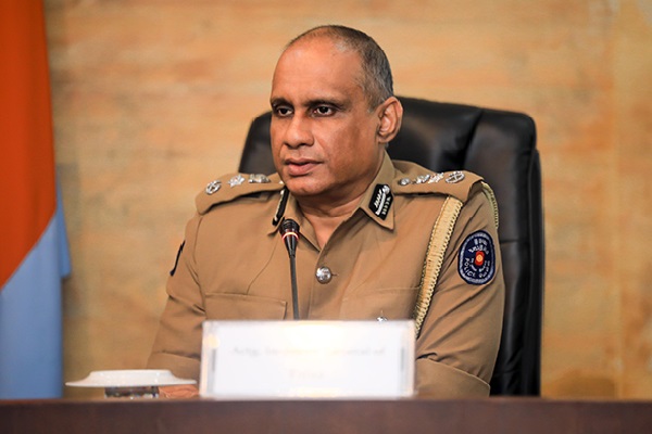 ஈஸ்டர் தாக்குதலை தடுக்காத காவல்துறை அதிகாரிகளுக்கு பதவி உயர்வு -கத்தோலிக்க திருச்சபை கடும் ஆட்சேபம் | Police Officers Did Not Prevent The Easter Attack