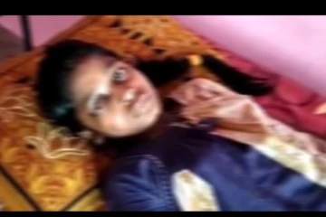 வெறிநாய் கடித்ததில் பார்வை இழந்த சிறுமி - கண்கலங்க வைக்கும் வீடியோ வைரல்