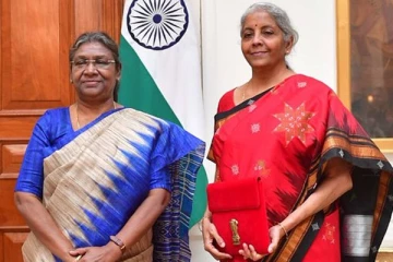 குடியரசுத் தலைவருடன் நிதியமைச்சர் நிர்மலா சீதாராமன் சந்திப்பு!