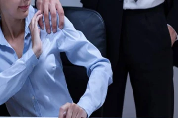 பெண்களிடம் பாலியல் சேட்டை... இளநிலை ஊழியர்களுக்கு நீதிமன்றம் விடுத்த உத்தரவு!