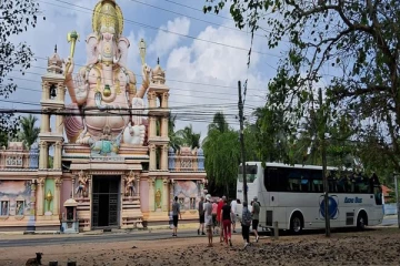 கிழக்கிலங்கையில் அதிசயம்; குவியும் வெளிநாட்டவர்கள்!