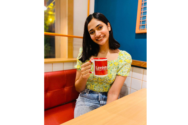 என் செல்லத்துக்கு என்ன ஆச்சு.. ஓவராக மெலிந்து, குச்சி போல் மாறிய லாஸ்லியா.. | Losliya Latest Slim Pic Gone Viral