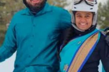 வேஷ்டி சேலையில் பனிச்சறுக்கு விளையாடும் தம்பதிகள்- வைரலாகும் வீடியோ