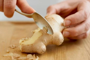 இஞ்சி தோலுடன் சாப்பிடுவதால் உடலுக்கு கிடைக்கும் அற்புத பலன்கள் என்னென்ன?