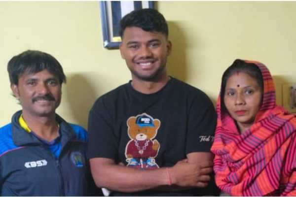 சாப்பிட காசில்லாமல் பசியுடன் உறக்கம் - ஏழ்மையிலும் ஐபிஎல் ஏலத்தில் சாதித்த 5 வீரர்கள் | Players Enter To 2026 Ipl Auction From Poor Family