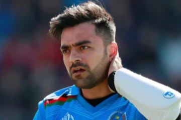 பந்தைகூட பார்க்காமல் சிக்ஸர் விளாசிய ரஷீத் கான் - வைரலாகும் வீடியோ